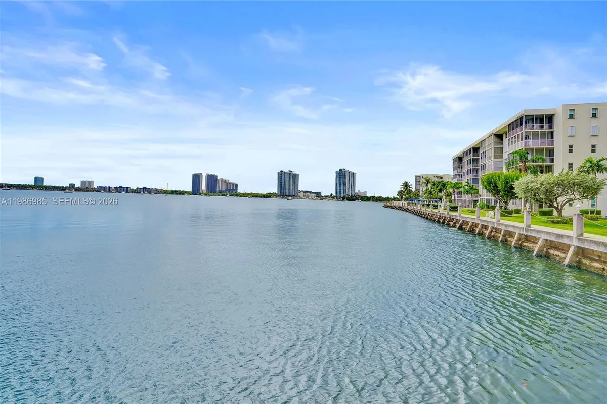 3020 Marcos Dr # S106, Aventura FL 33160