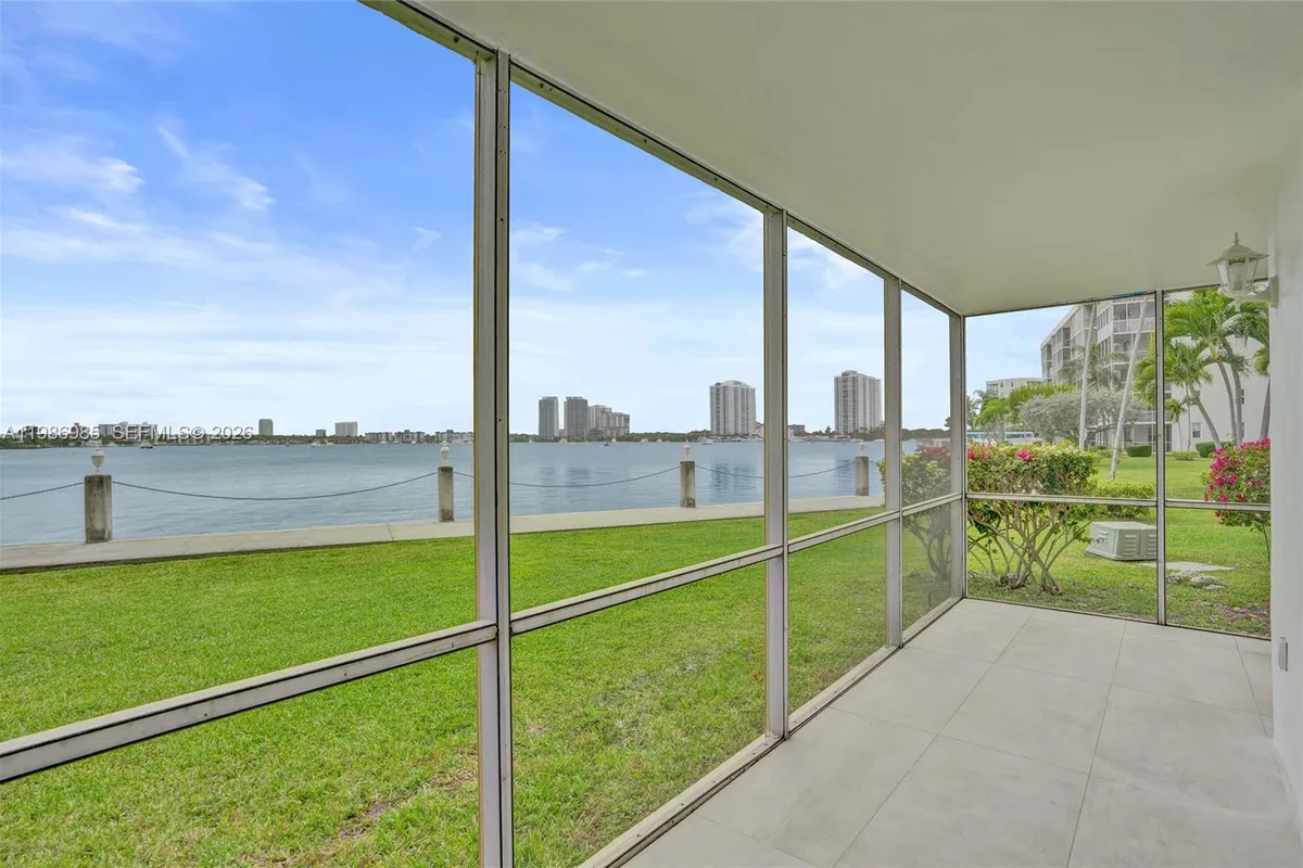 3020 Marcos Dr # S106, Aventura FL 33160