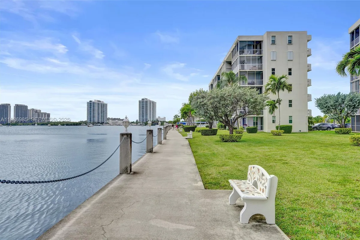 3020 Marcos Dr # S106, Aventura FL 33160