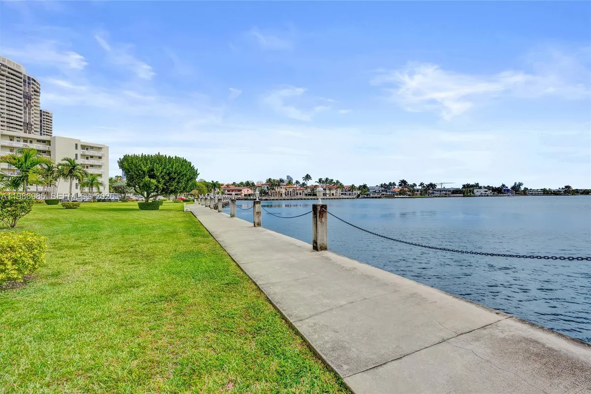 3020 Marcos Dr # S106, Aventura FL 33160