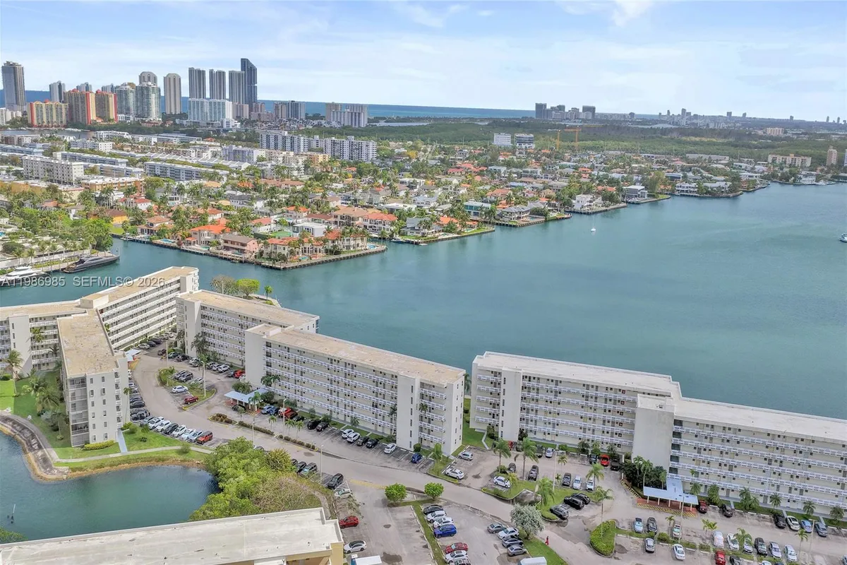 3020 Marcos Dr # S106, Aventura FL 33160