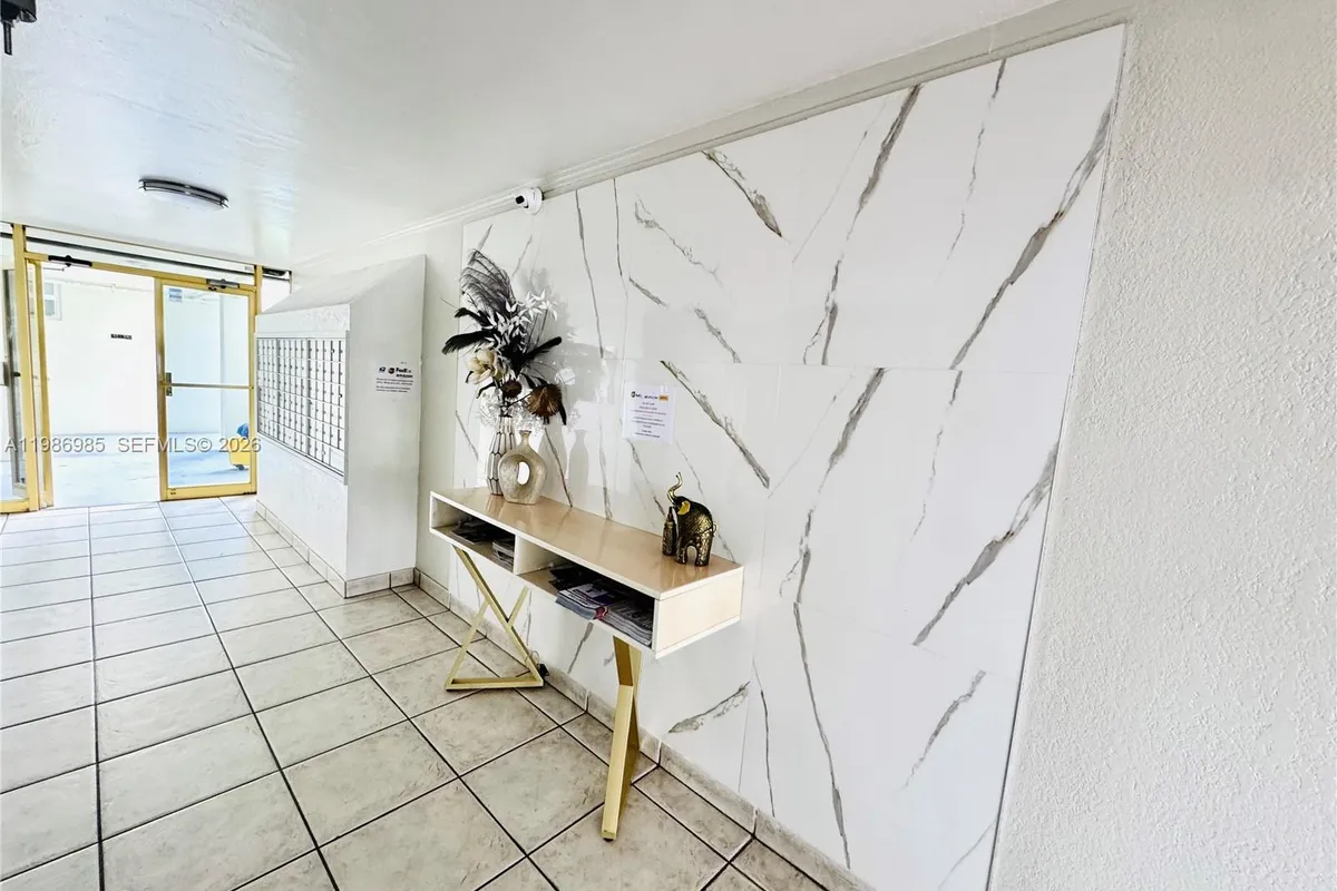 3020 Marcos Dr # S106, Aventura FL 33160