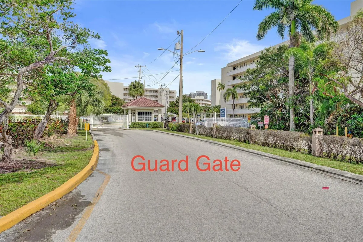 3020 Marcos Dr # S106, Aventura FL 33160