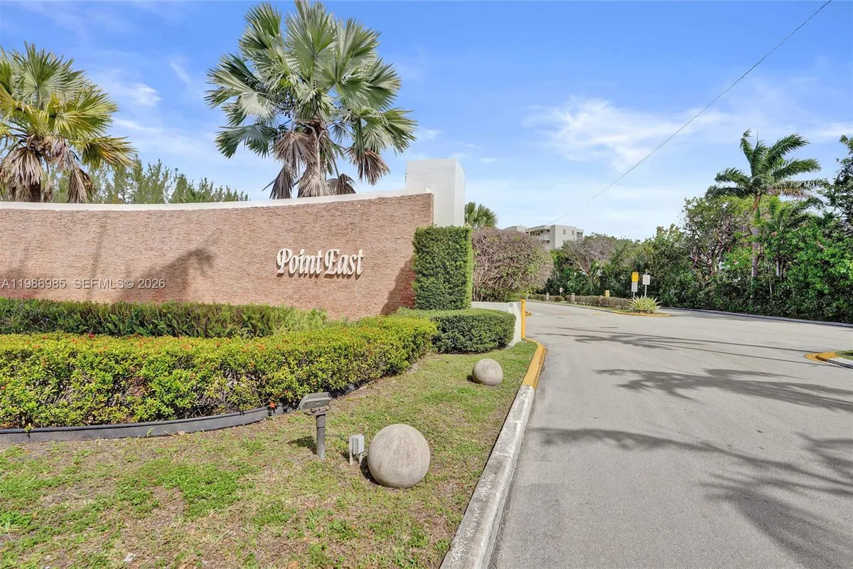 3020 Marcos Dr # S106, Aventura FL 33160