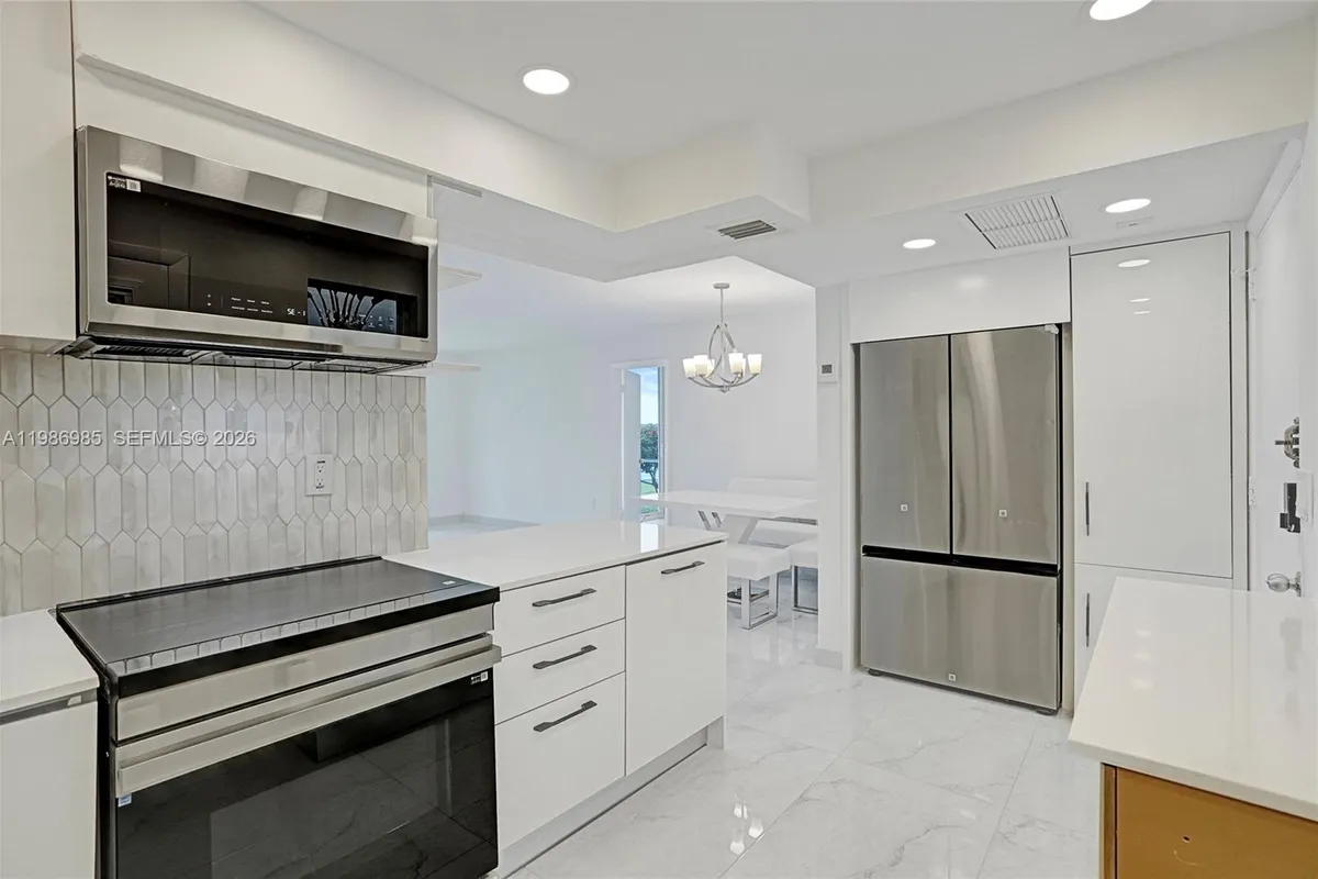 3020 Marcos Dr # S106, Aventura FL 33160