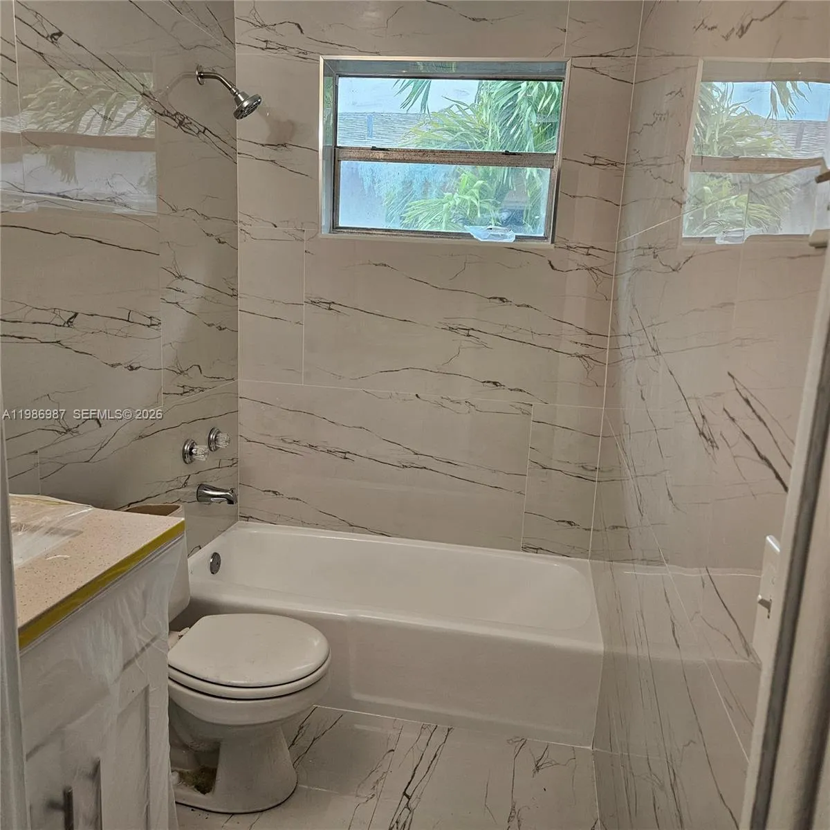 27 SW 8th Ct # 27, Hallandale Beach FL 33009