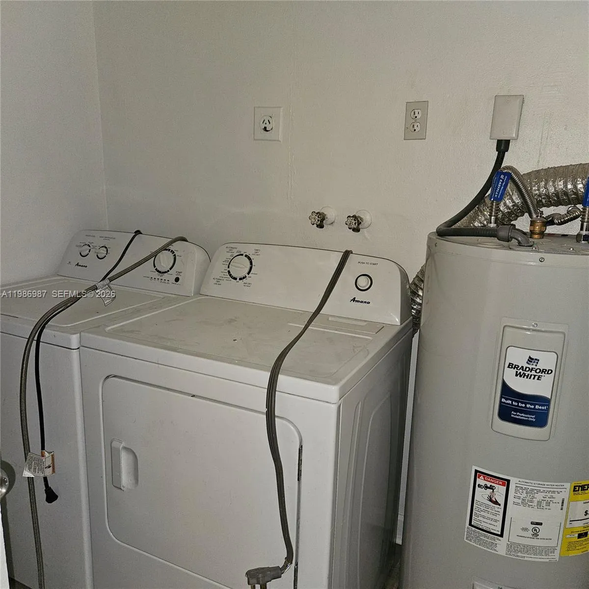 27 SW 8th Ct # 27, Hallandale Beach FL 33009