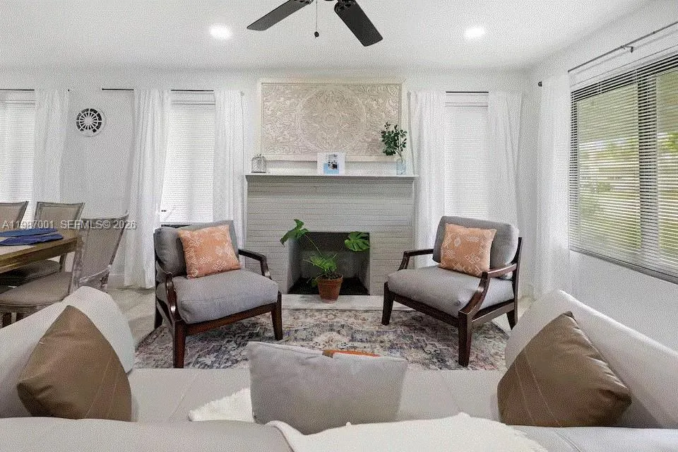 1608 NE 34th St, Oakland Park FL 33334