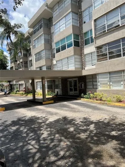 6700 Cypress Rd # 409, Plantation FL 33317