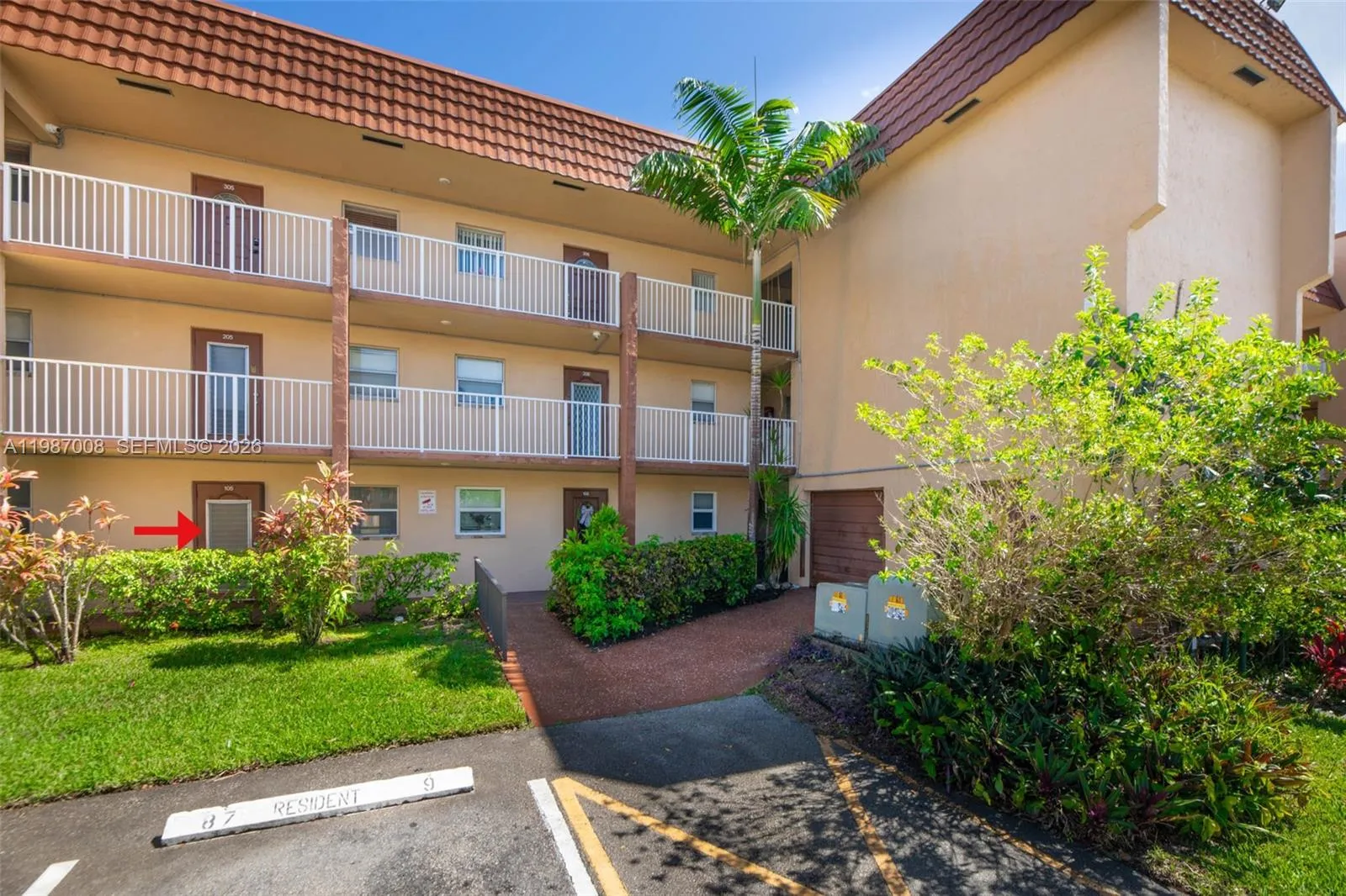8951 Sunrise Lakes Blvd # 105, Sunrise FL 33322
