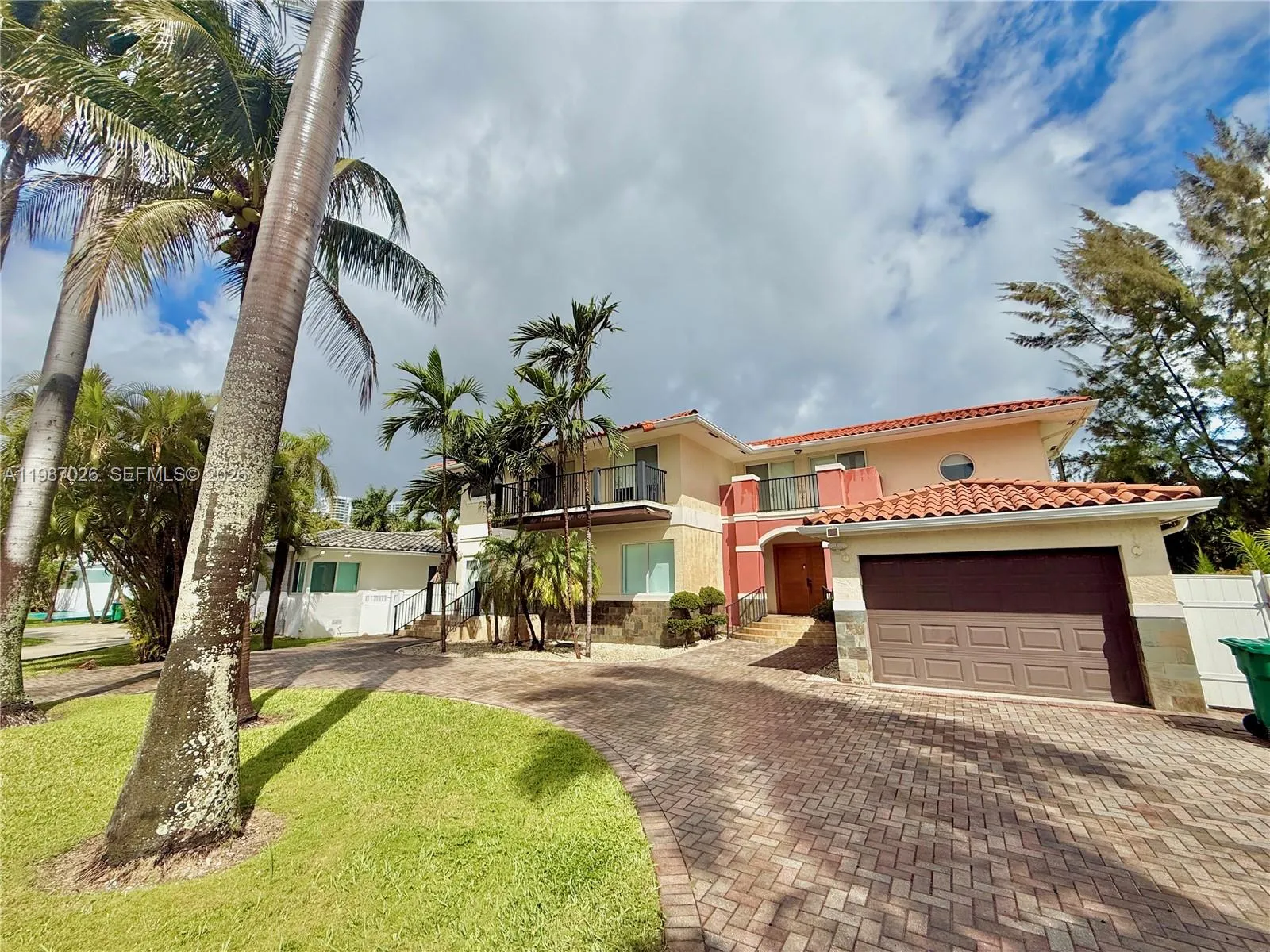 211 189th Ter, Sunny Isles Beach FL 33160