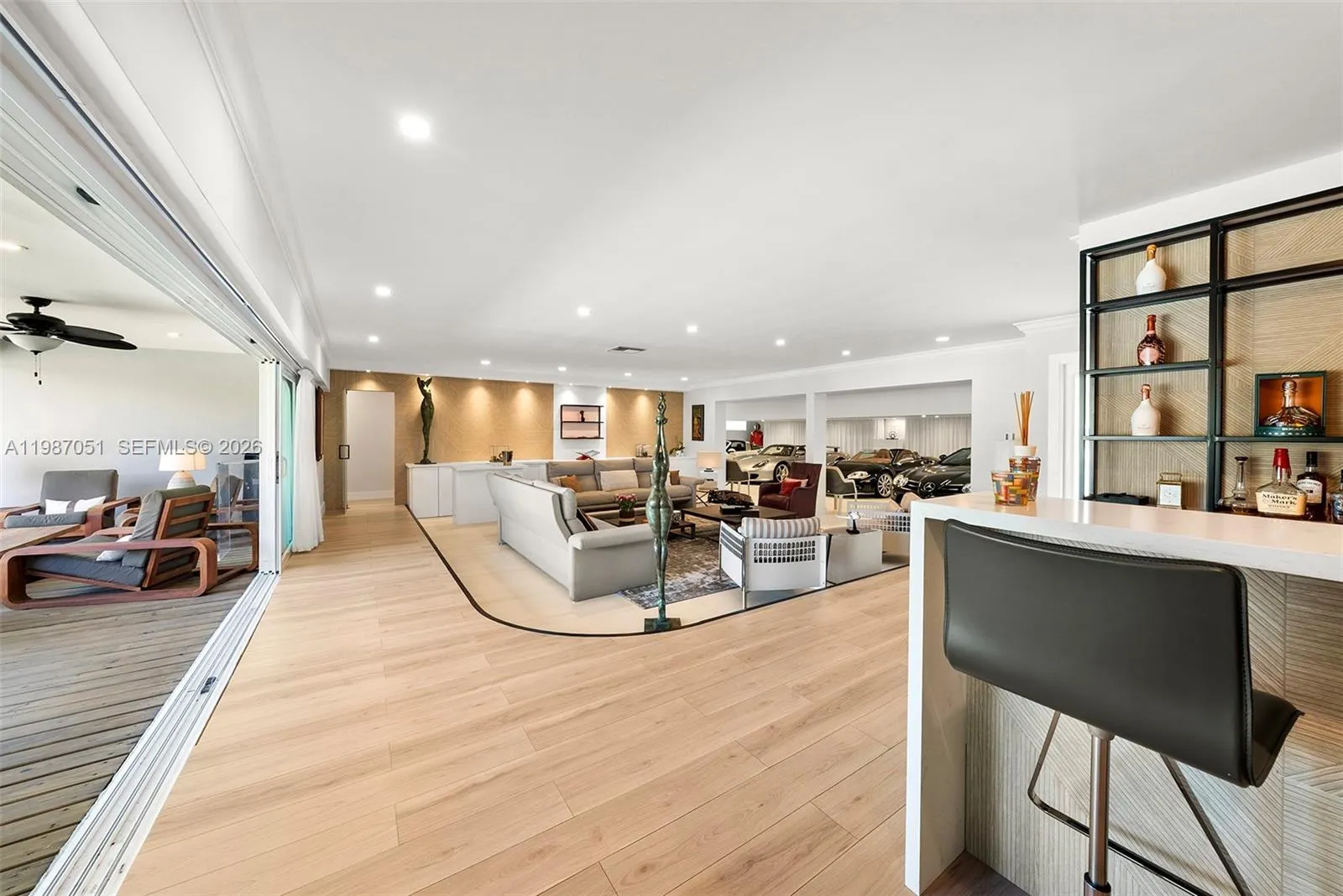 424 Alamanda Dr, Hallandale Beach FL 33009