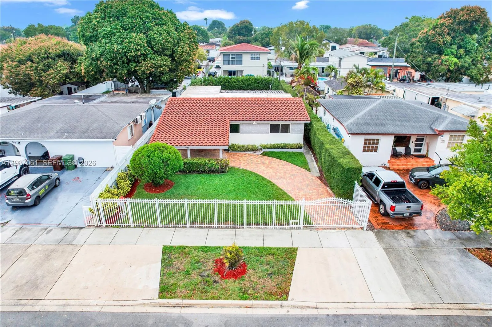 733 W 32 STREET, Hialeah FL 33012