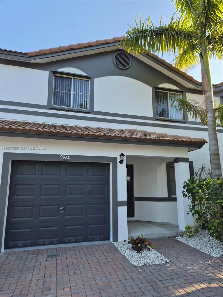 9960 NW 19th Pl, Sunrise FL 33322