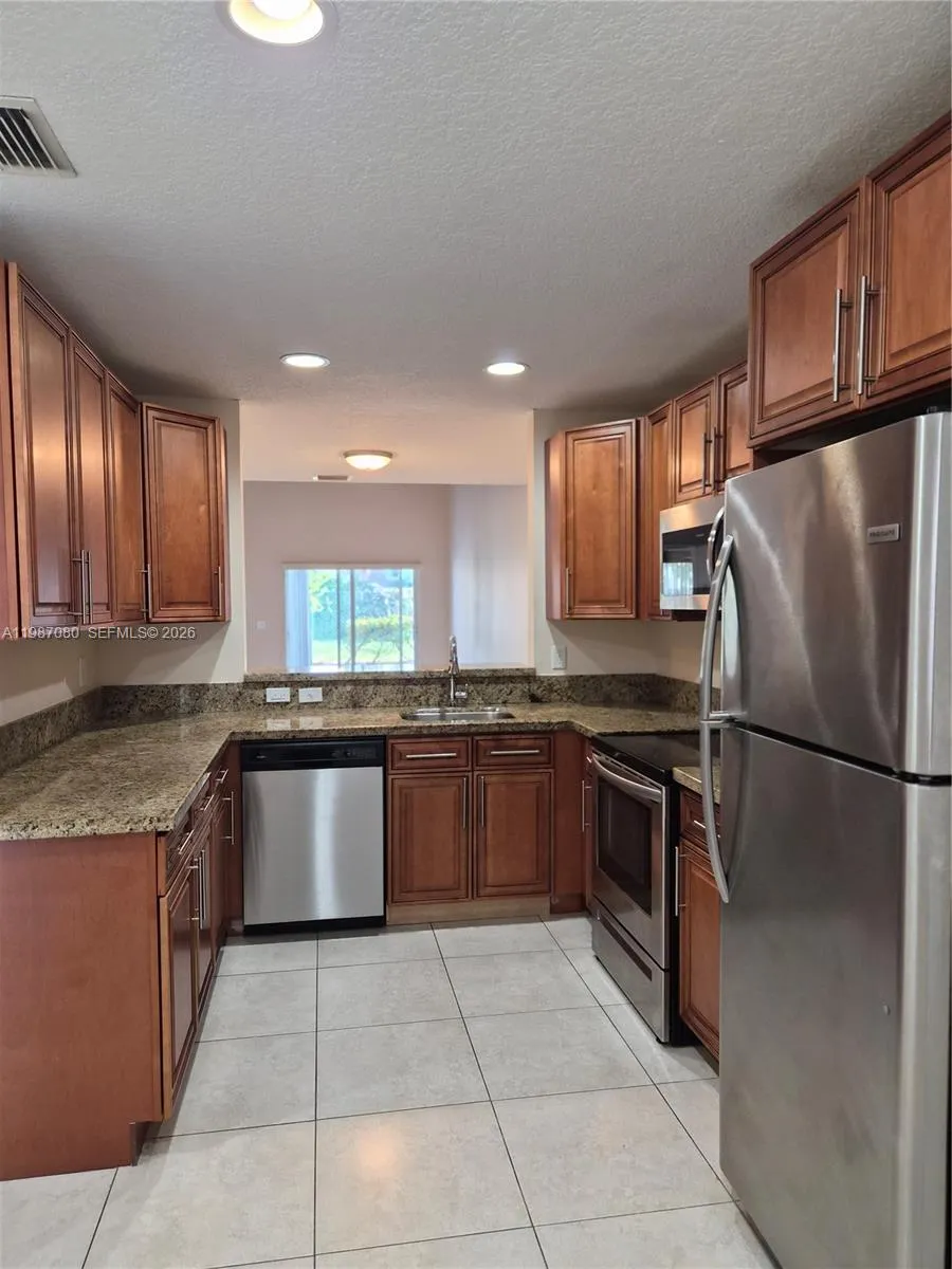 9960 NW 19th Pl, Sunrise FL 33322