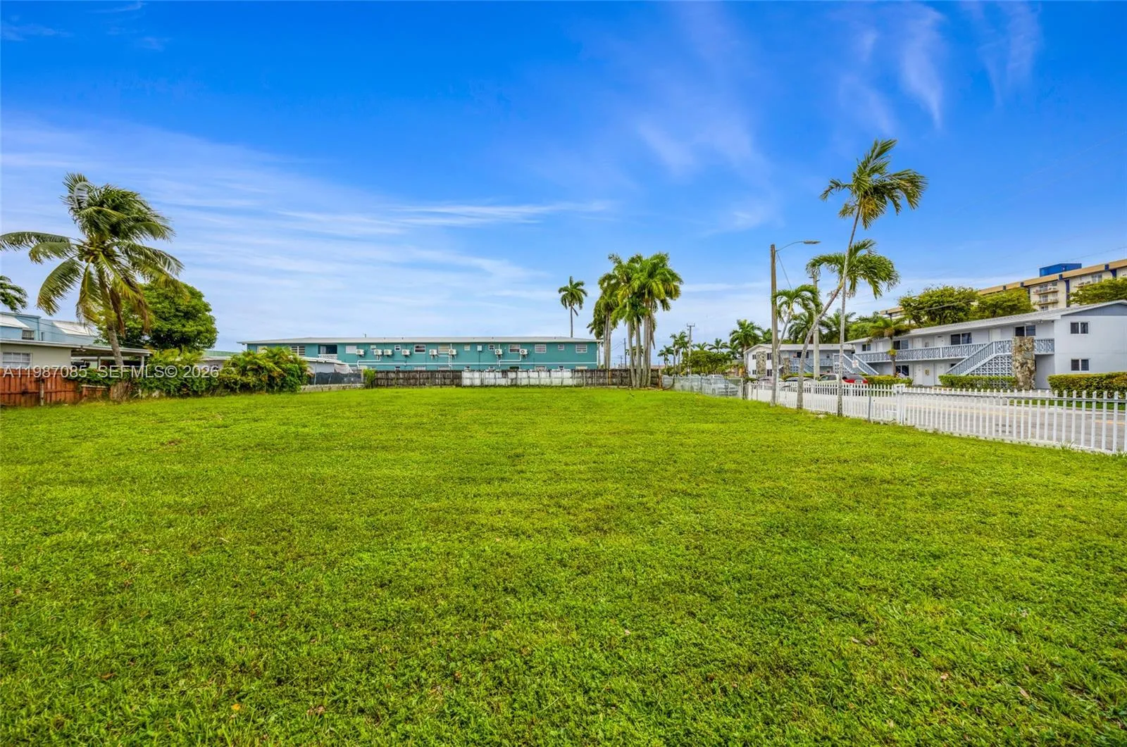 895 NW 45th Ave, Miami FL 33126