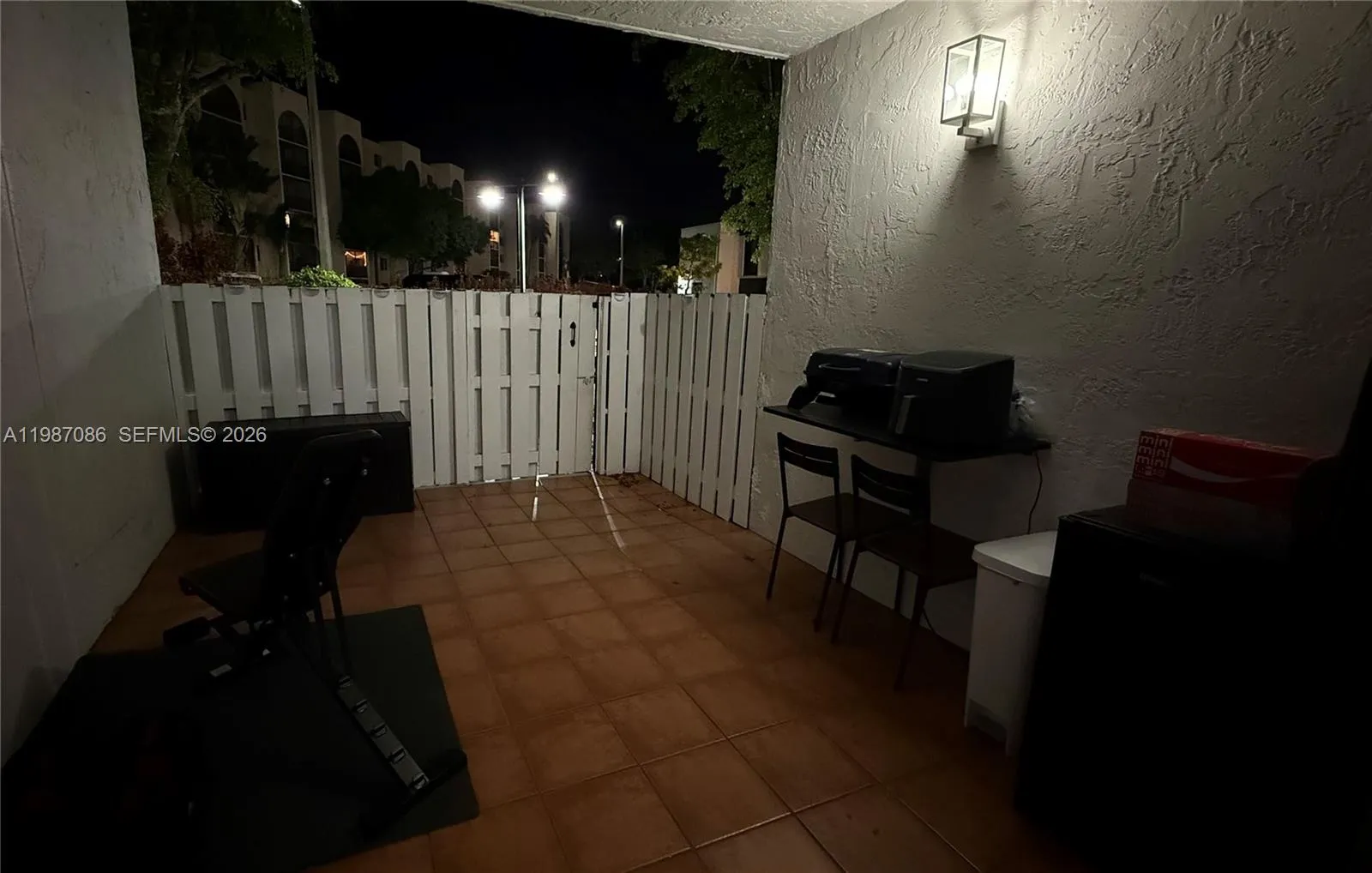 9437 Fontainebleau Blvd # 16, Miami FL 33172