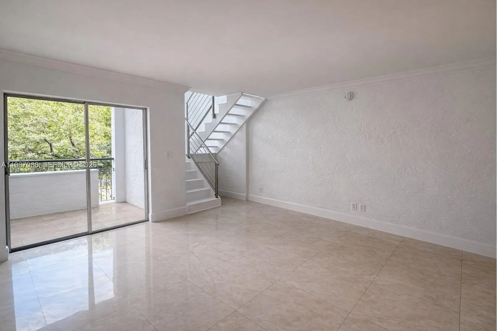 1660 NE 135th St # 6, North Miami FL 33181