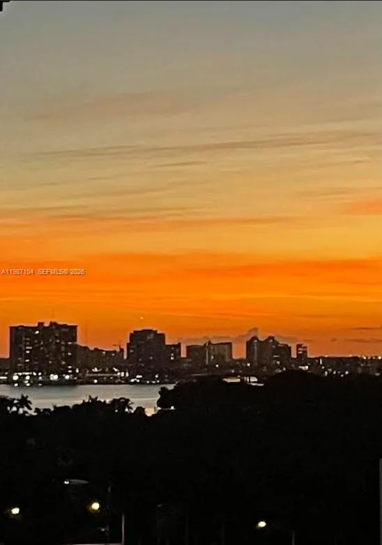 6061 Collins Ave # 12D, Miami Beach FL 33140