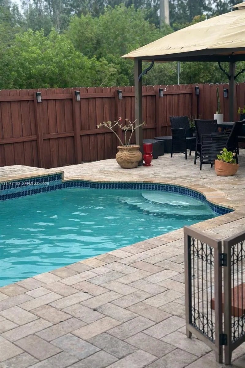 4128 SW 156th Ct, Miami FL 33185