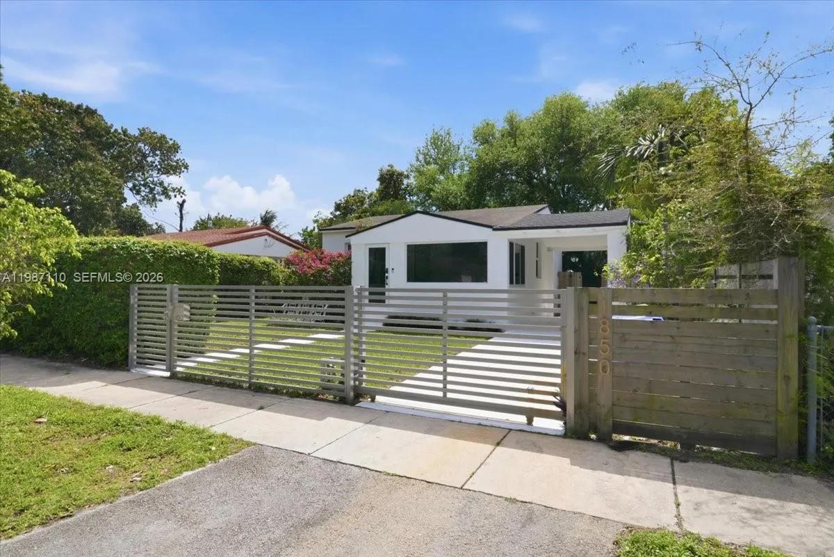 1850 NW 53rd St, Miami FL 33142