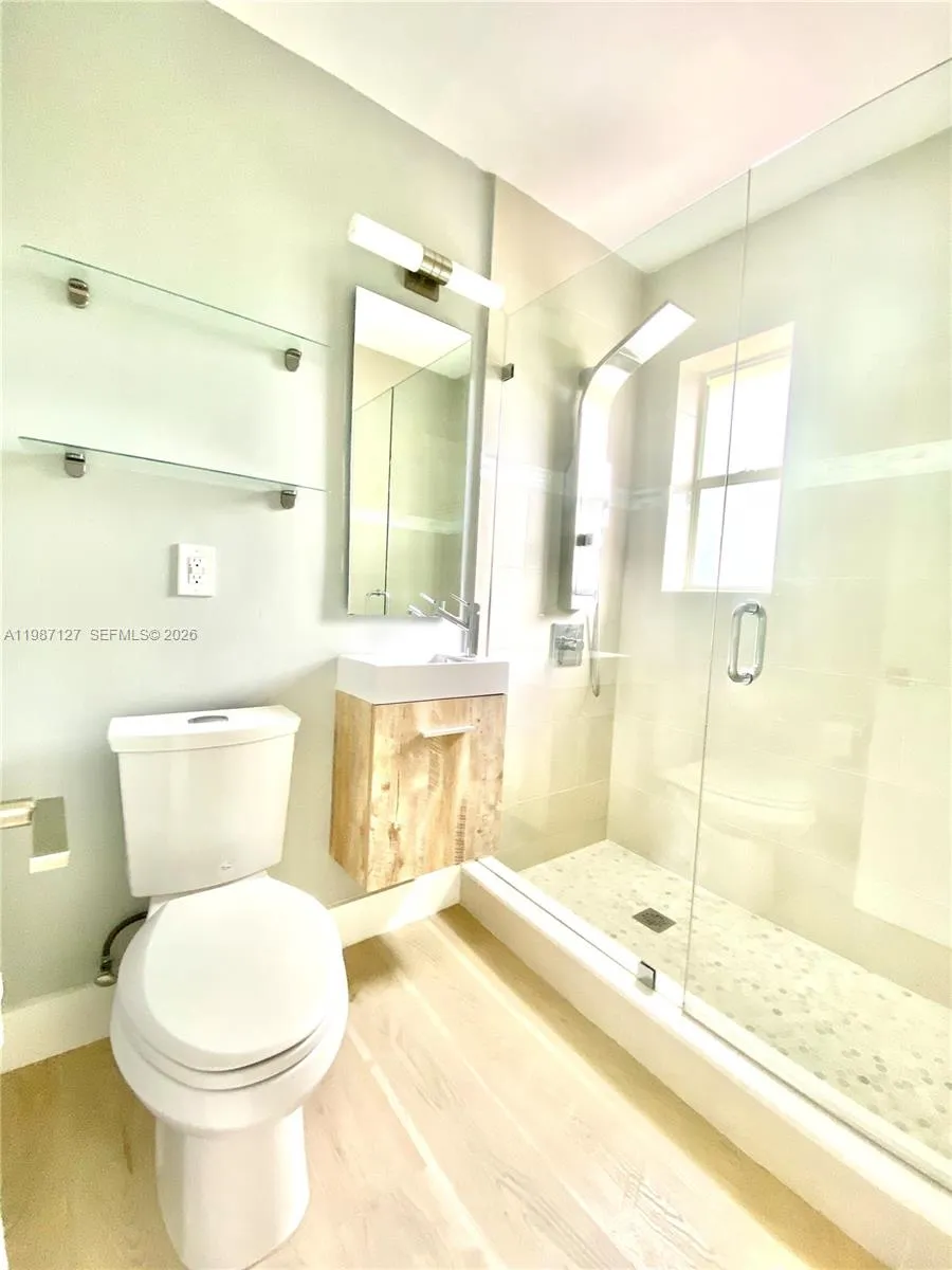 6330 SW 79th St # 18, South Miami FL 33143