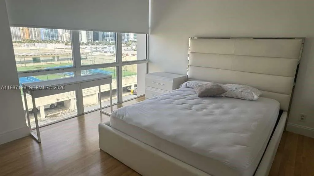 16909 N Bay Rd # 710, Sunny Isles Beach FL 33160