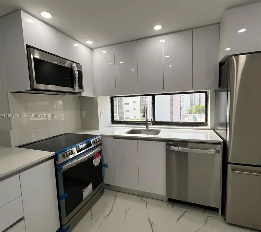 16909 N Bay Rd # 710, Sunny Isles Beach FL 33160