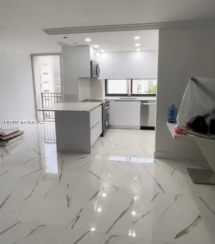 16909 N Bay Rd # 710, Sunny Isles Beach FL 33160