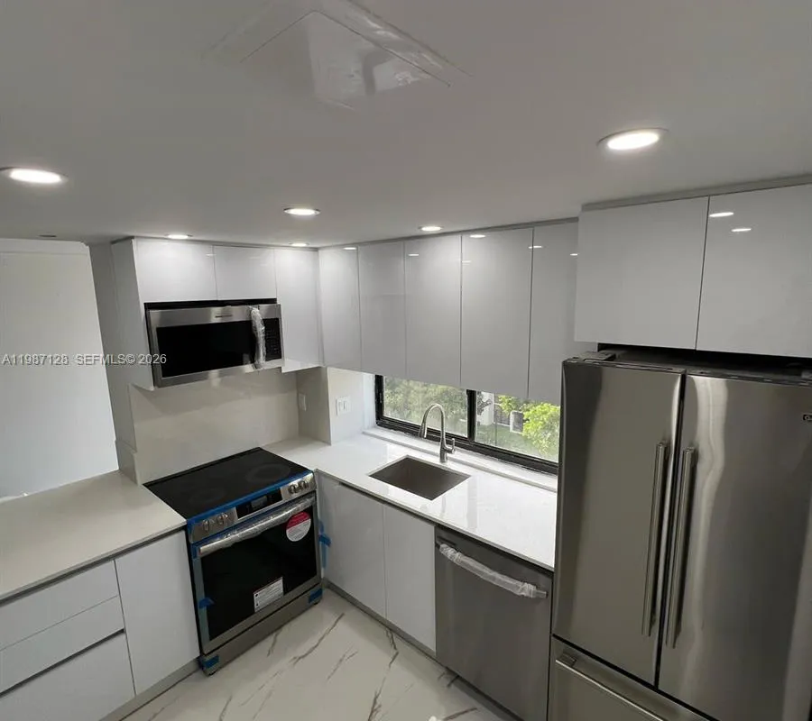 16909 N Bay Rd # 710, Sunny Isles Beach FL 33160