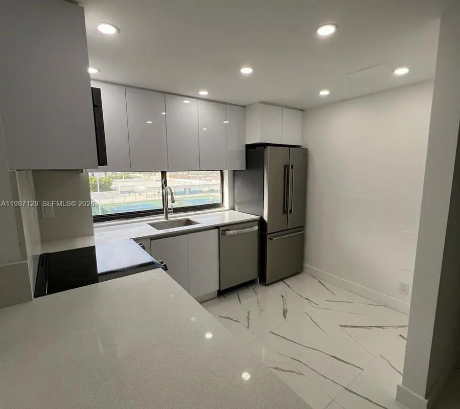 16909 N Bay Rd # 710, Sunny Isles Beach FL 33160