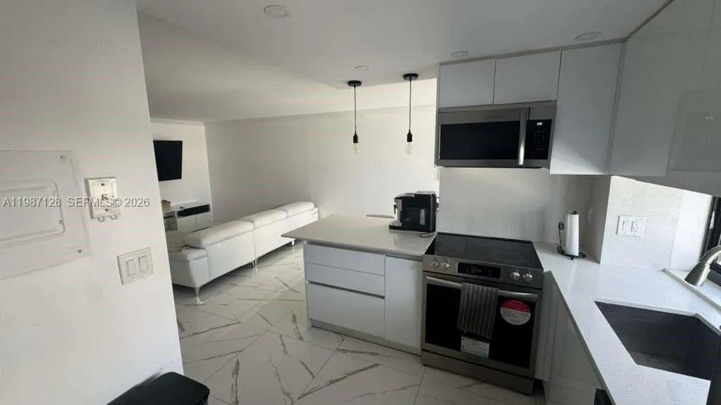 16909 N Bay Rd # 710, Sunny Isles Beach FL 33160