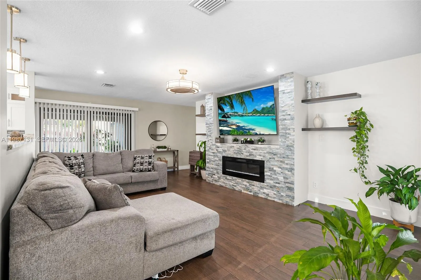 9841 NW 24th St, Coral Springs FL 33065