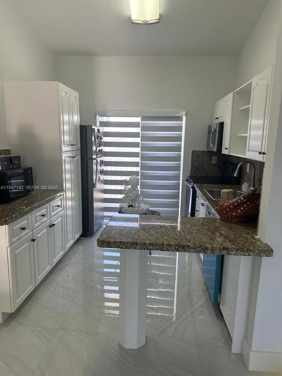 7526 W 20th Ave # 203, Hialeah FL 33016