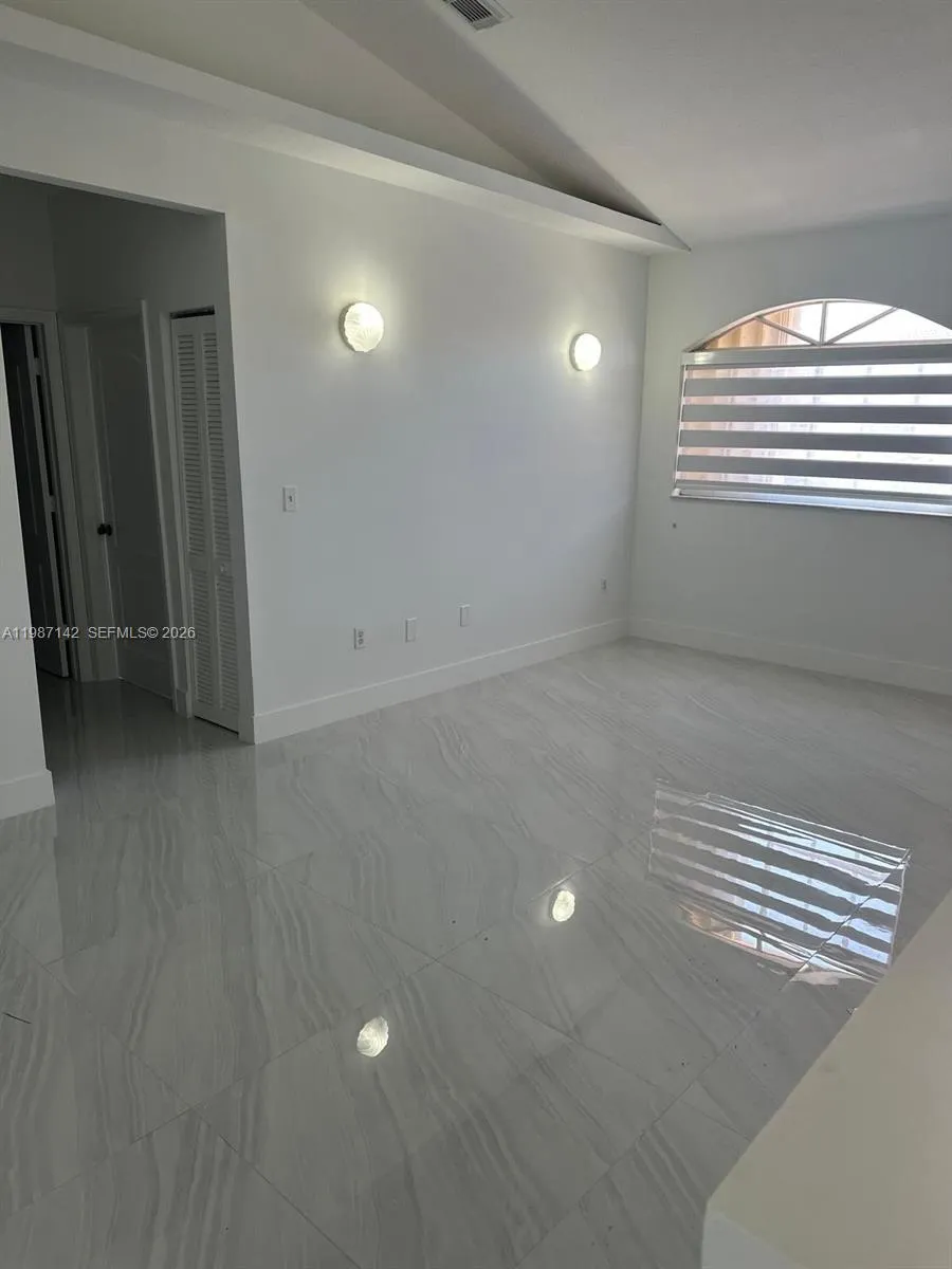 7526 W 20th Ave # 203, Hialeah FL 33016