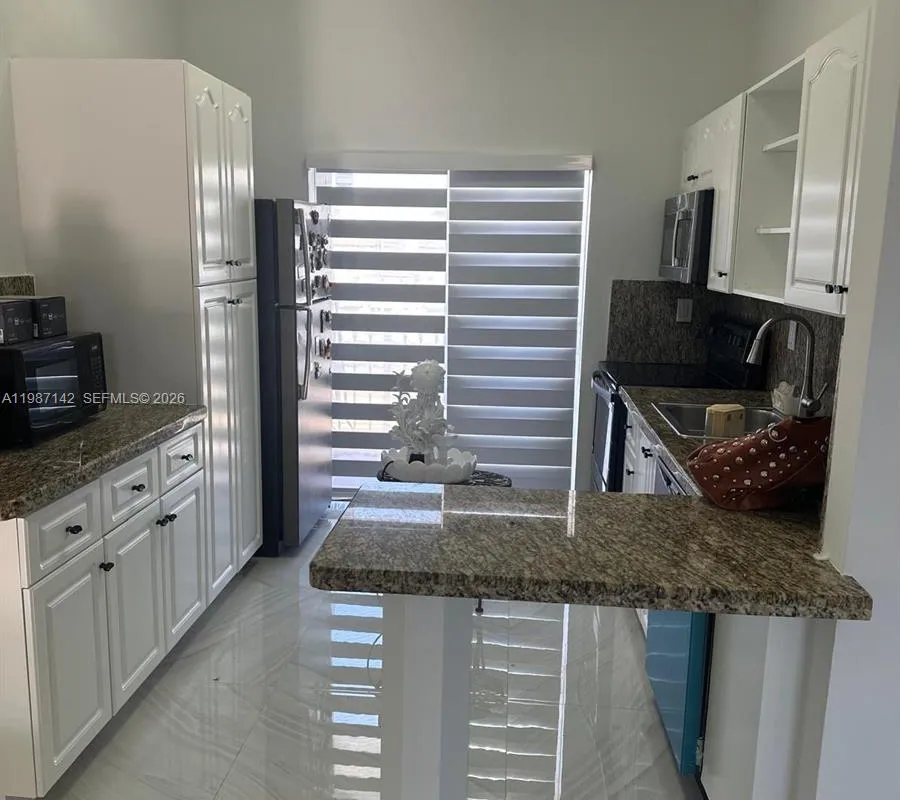 7526 W 20th Ave # 203, Hialeah FL 33016
