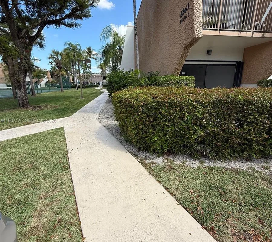 8261 SW 128th St # 118, Pinecrest FL 33156