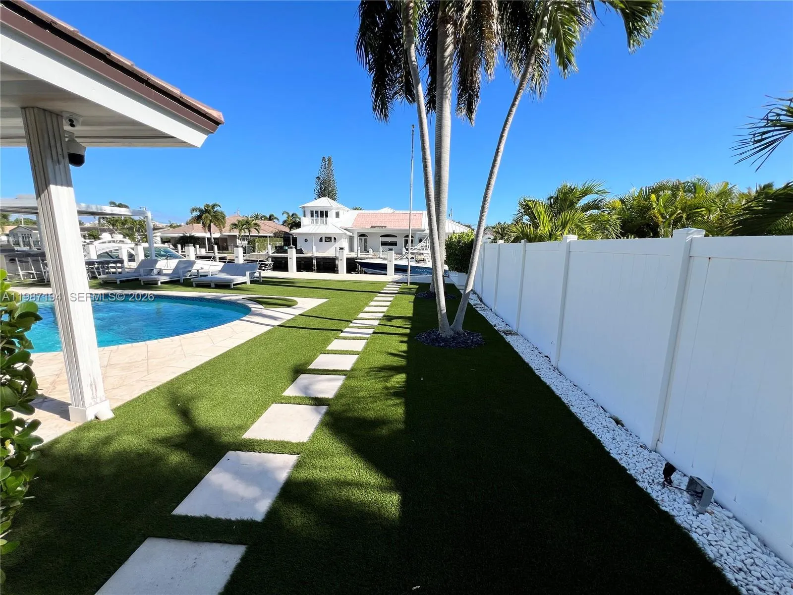 5510 Bayview Dr, Fort Lauderdale FL 33308