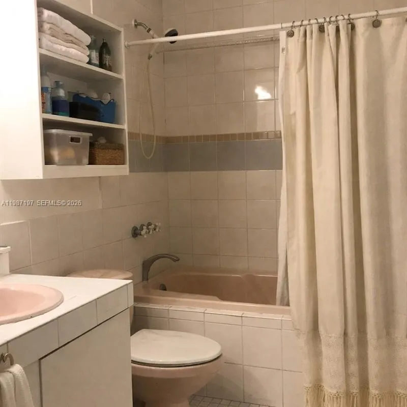 3151 Freeman St, Miami FL 33133