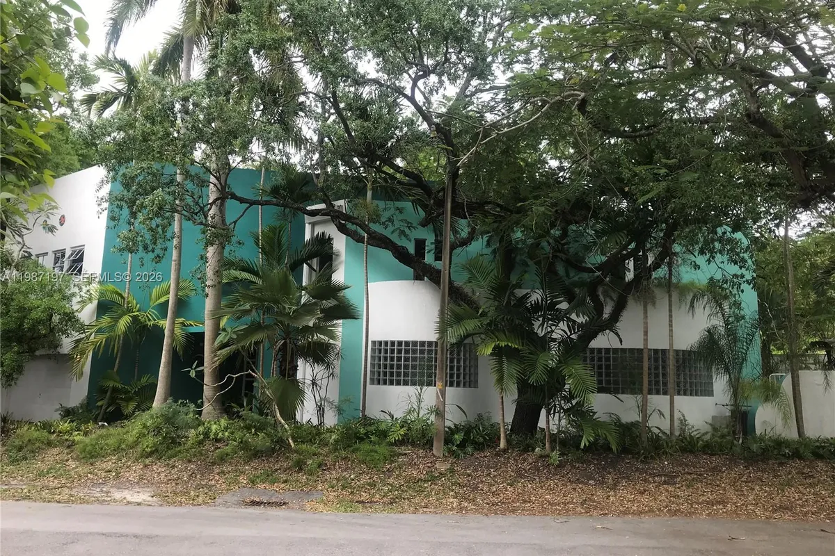 3151 Freeman St, Miami FL 33133