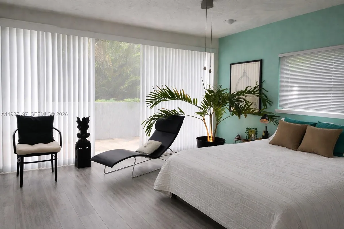 3151 Freeman St, Miami FL 33133