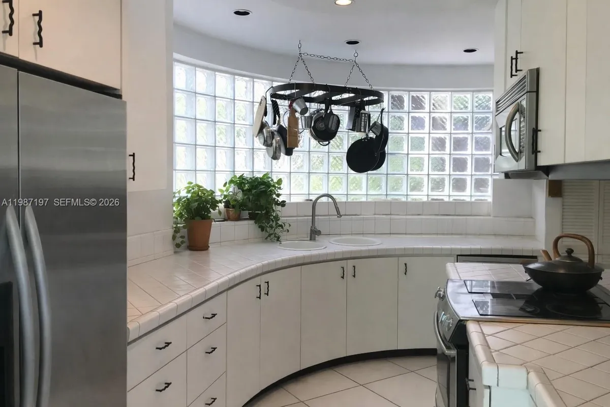 3151 Freeman St, Miami FL 33133