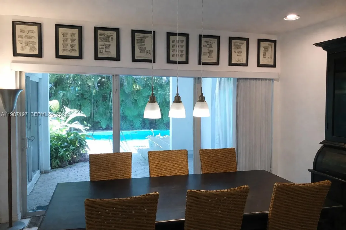 3151 Freeman St, Miami FL 33133