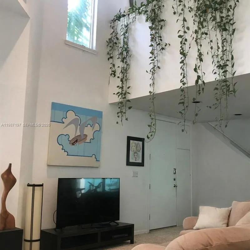 3151 Freeman St, Miami FL 33133