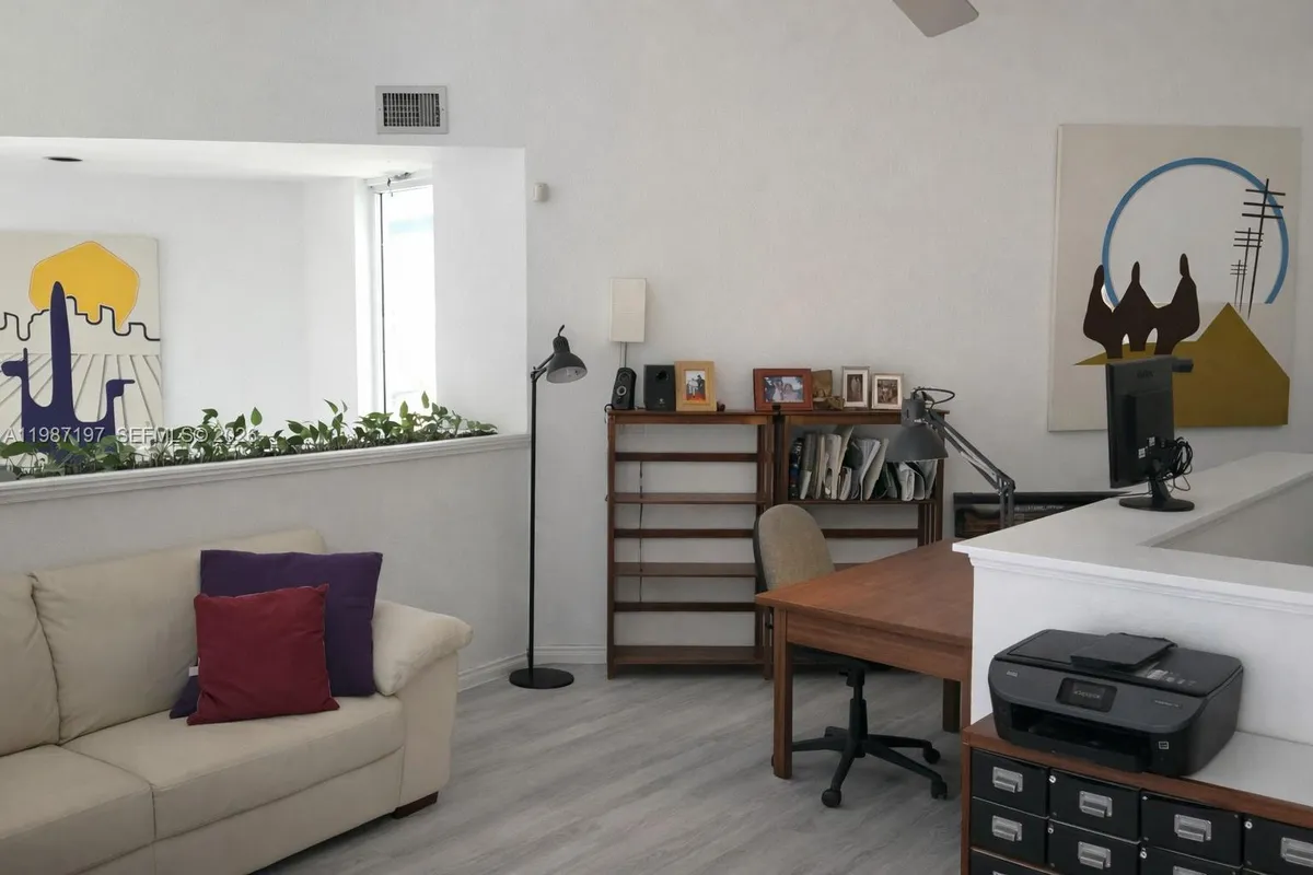 3151 Freeman St, Miami FL 33133