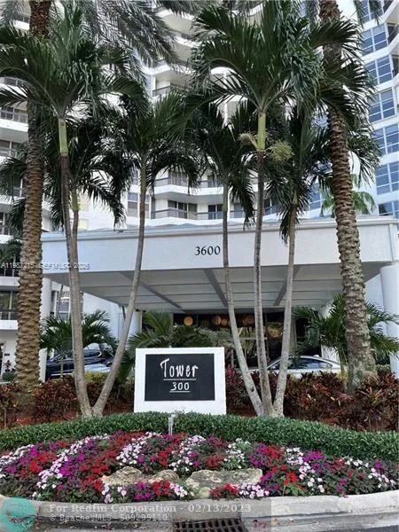 3600 Mystic Pointe Dr # 1404, Aventura FL 33180