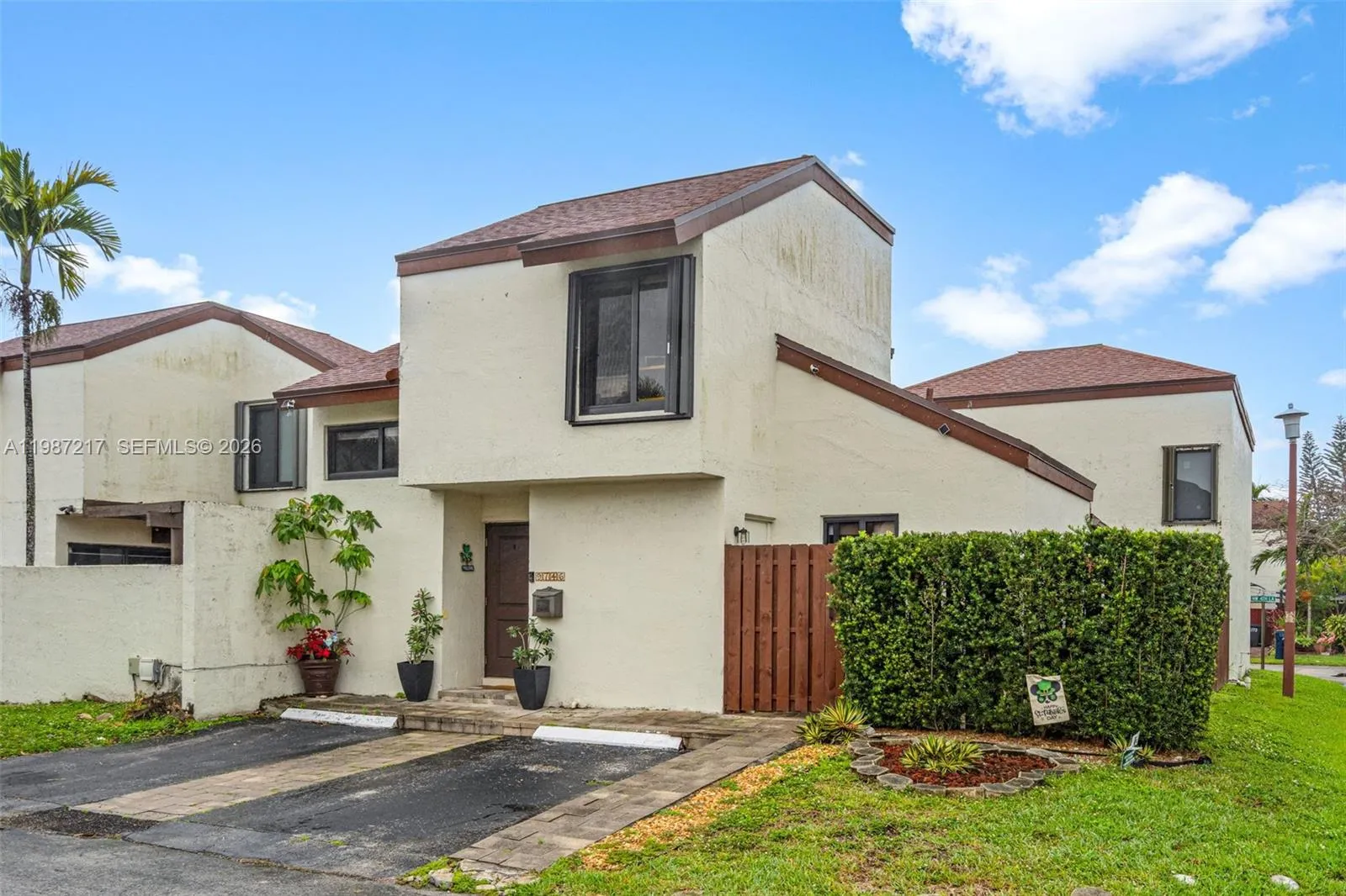 9746 NW 4th Ln # 9746, Miami FL 33172