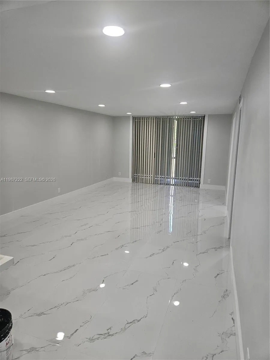 700 S Hollybrook Dr # 207, Pembroke Pines FL 33025