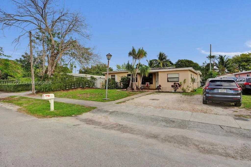 3500 SW 37th St # A, West Park FL 33023