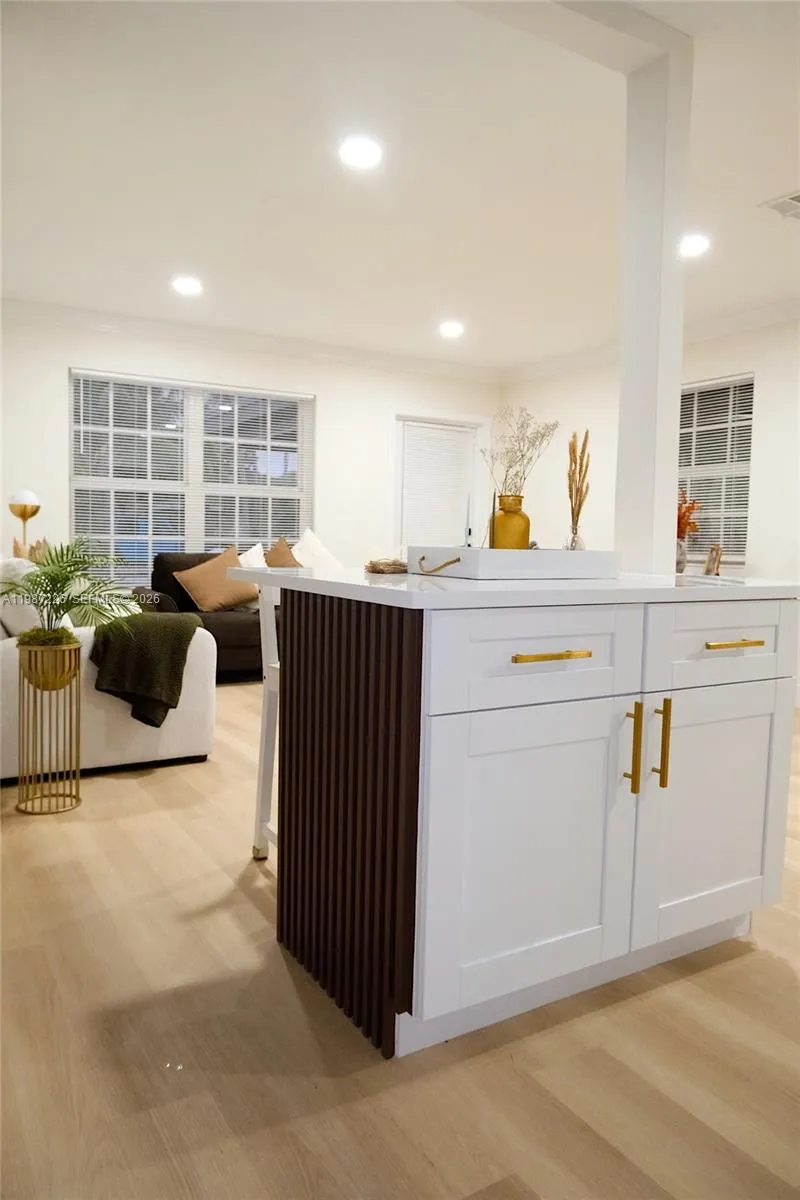 1084 SW 4th Ave, Pompano Beach FL 33060